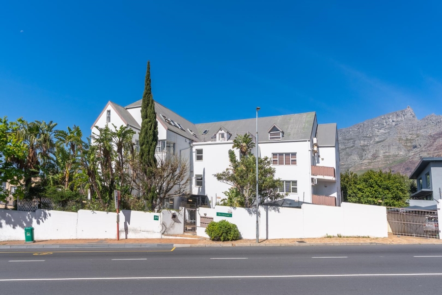 1 Bedroom Property for Sale in Gardens Western Cape